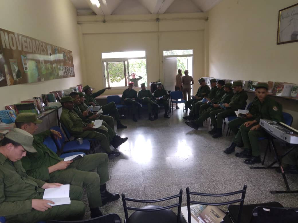 La #UJCdeCuba, ahí está la vanguardia comunista. Síguenos no te detengas, #Cuba es nuestra y no del imperialismo.
