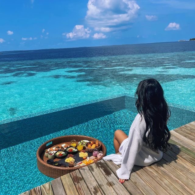 Diorgirlx's tweet photo. pool day 🏊‍♂️⛱️ https://t.co/uD8MYbf93d