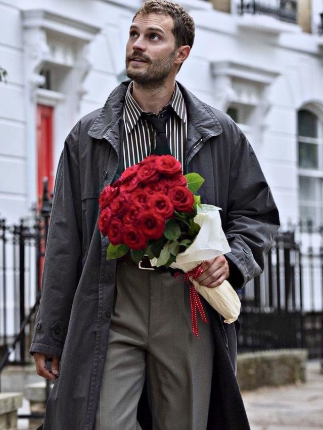 JamieDFanAc's tweet photo. Happy Wednesday and Happy #NationalRedRoseDay ๐น #JamieDornan #DannyTate https://t.co/DZ09EuTW7J