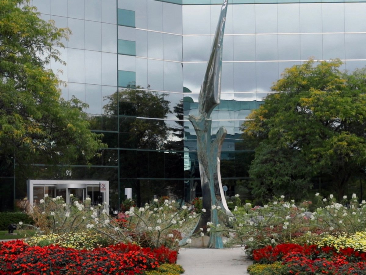 Mega Renewal! 
Thank you to John Potter of CBRE for representing Ingram Micro in its renewal of 73,000SF at 55 Standish Court. 
Come check out why 55 Standish Court is the most amenity-rich office building in the 905.  Fitness facility, spin/yoga classes, tenant lounge and more.