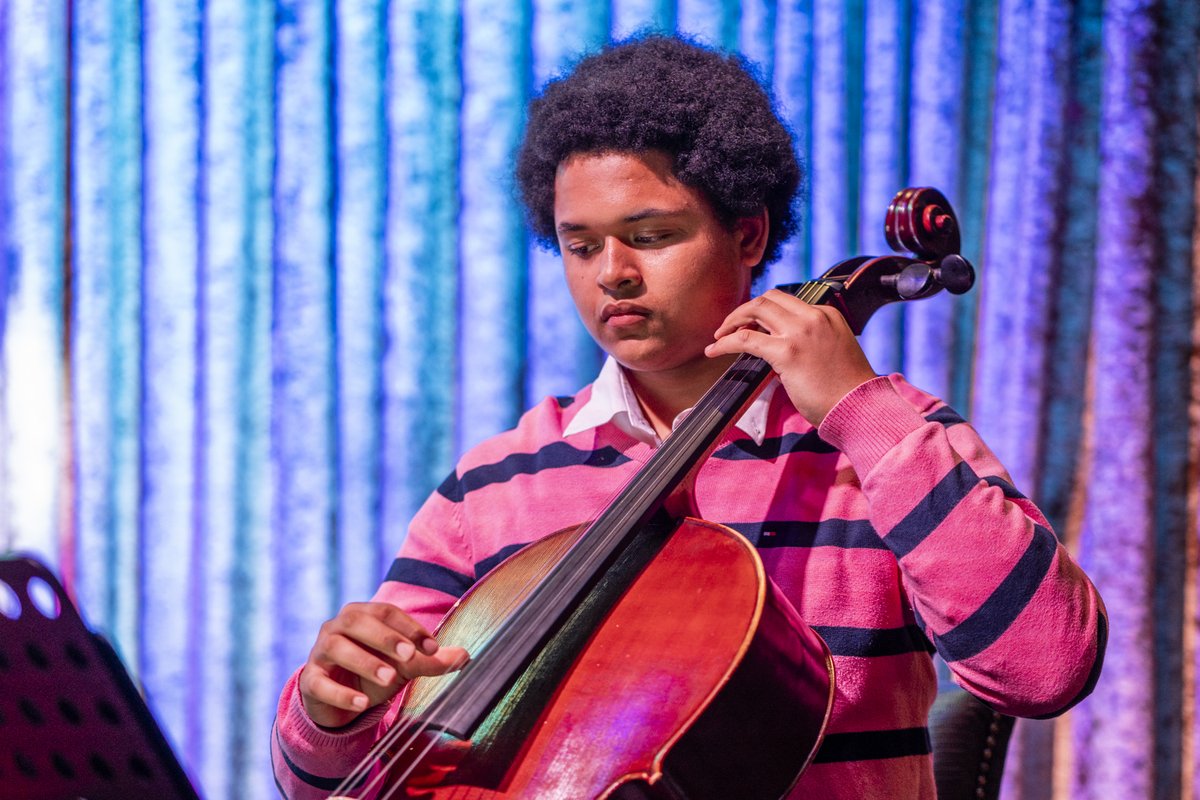 Thank you to Dr. Chelsey Green, Dr. Ian Saunders, and STEP Seniors Suubi and Yansaneh on their incredible performances at our STEP into Grace celebration 🎵

#projectstep #projectstepmusic #equityinmusic #celebrating40yearsofequityinmusic #classicalmusic #music