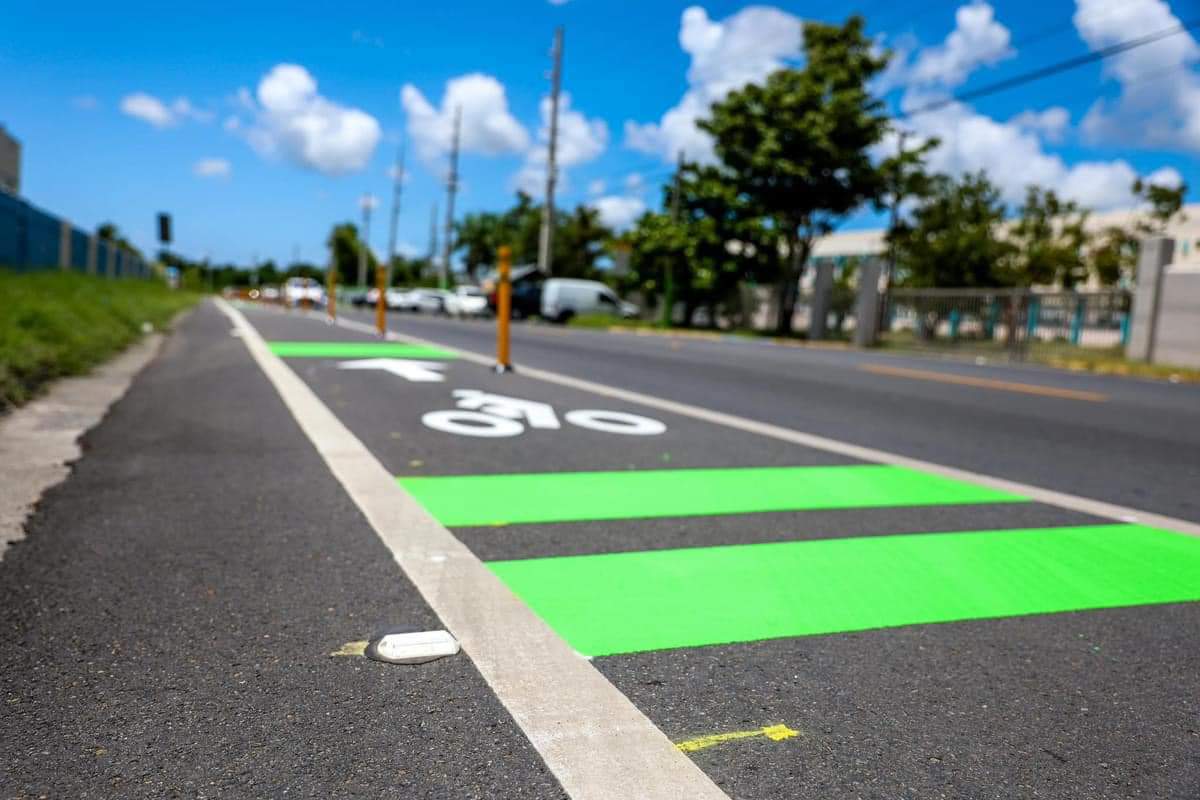 LuigiTorresPR's tweet photo. ¡Buenos días #Yauco! ☕️
La ciclovía en la Avenida Rubén Ramírez es una de diversas ciclovías 🚴‍♂️🌳 que se extenderá por el casco urbano. ¡Disfruten de este espacio para el deporte y la recreación! #CiudadCafetal https://t.co/su9c43eFdm