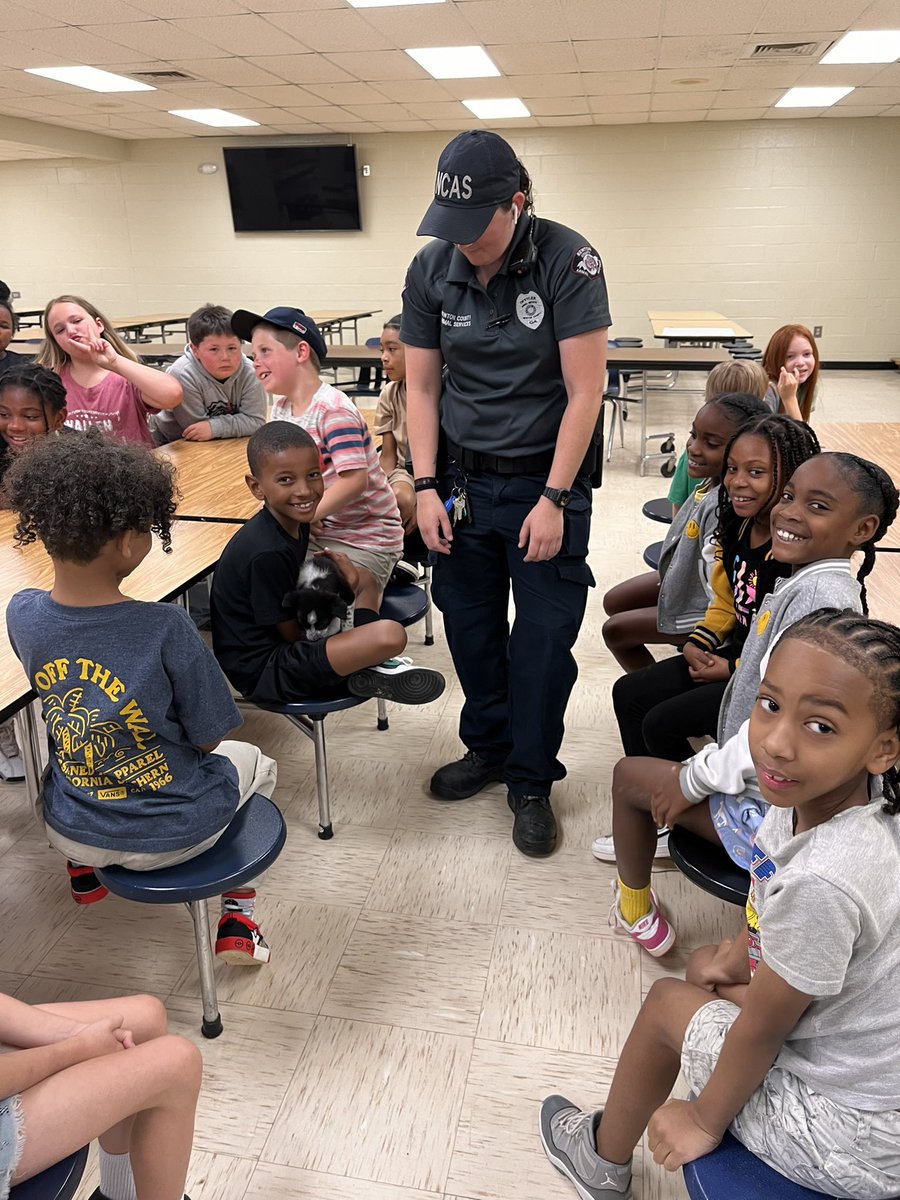 gilbert_annette's tweet image. YES 🙌🏽, you guessed it, another Fantastic day @HeardMixon ASAP Summer camp … NCAS with Dr. Brown &amp;amp; Mrs. Lewis in addition to flying our “helicopters” @DeenajSams #ncssbethebest 👀 👀