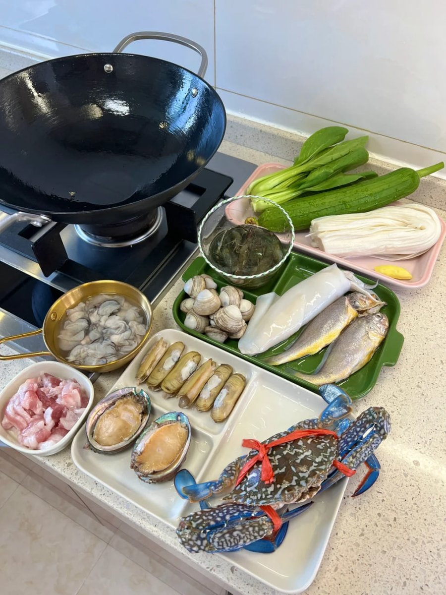 phulushe's tweet image. Who knew there was gold in a seafood noodle bowl? A homemade seafood noodle dish that can be cooked in just 20 minutes.
Really refreshing.