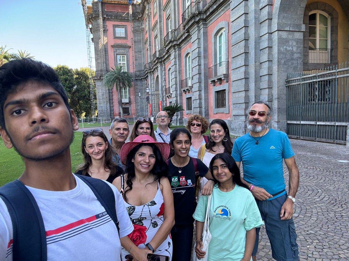 cepasoncanals's tweet photo. Erasmus+: Primera sortida de les quatre plantejades al projecte Learn It Outdoor al Bosco di Capodimonte a Nàpols. Als professors de Mallorca, Viterbo i Nàpols, els acompanyen alumnes del CPIA Napoli Centrale. https://t.co/g91ThL9JK8