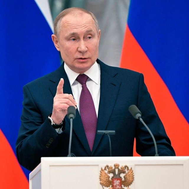 vivalibre04's tweet photo. ÚLTIMA HORA:

 La Bolsa de Moscú de Rusia anunció que suspendió todas las transacciones en dólares y euros.

 Esto sigue a las nuevas sanciones de Estados Unidos a Rusia. https://t.co/tah1RSdQK4