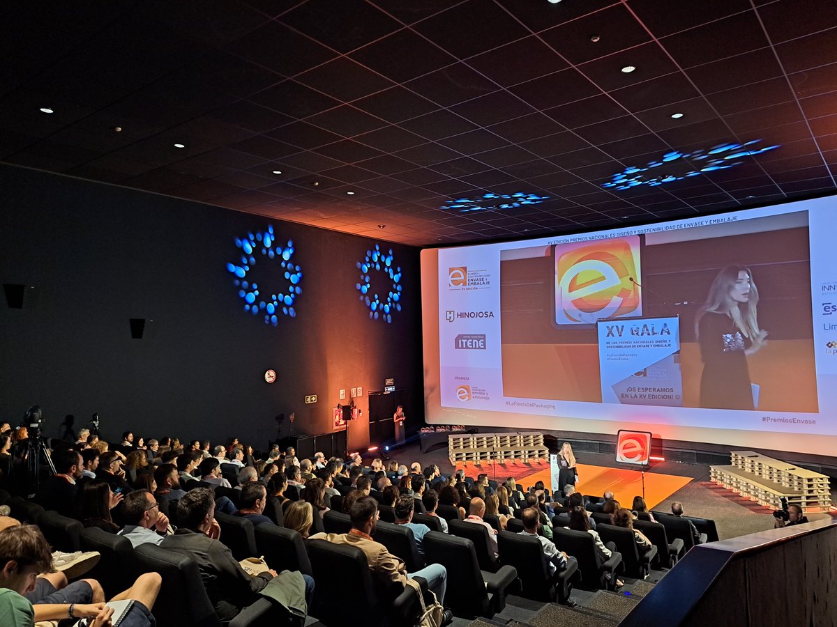 Muchas gracias al <a href="/ClusterEnvase/">Cluster de Envase</a>  por  invitarnos a disfrutar junto a nuestros clientes y amigos de la XV Gala  de los Premios Nacionales de Diseño y Sostenibilidad de Envase y  Embalaje. 
Un verdadero éxito de organización por parte de todo el equipo.
