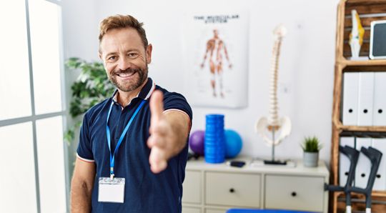 ACE_Rehab's tweet image. A functional capacity evaluation (FCE) provides a baseline for evaluating an injured worker's #abilitytoperform job requirements. ✔️💯Learn more about what to expect after a #functionalcapacityevaluation. #PT #physicaltherapy #acerehab #workinjury acerehab.com/blog/what-to-e…