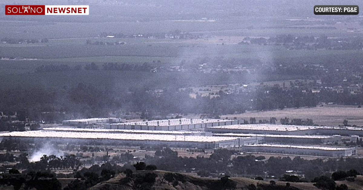 SolanoNewsNet's tweet photo. UPDATE: View of the vegetation fire from a wildfire camera in Vacaville. Fire crew on scene says about a half-acre of vegetation is burning with a slow rate of spread. #BeckFire (Photo: PG&E) https://t.co/CD58iNunk9
