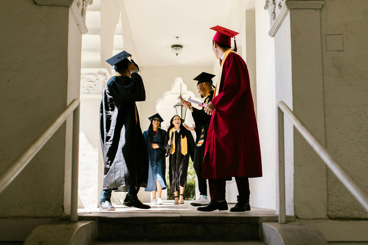 CommonApp's tweet photo. The Supreme Court’s decision on June 29, 2023, ended race-conscious admissions. In line with our commitment to equitable admissions, Common App has compiled data on student application behaviors and changes since then. 

Learn more here: https://t.co/loCPDgKNmZ https://t.co/KNrpgiQrAm