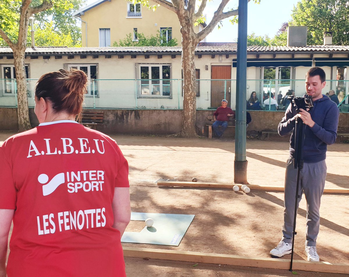 LyonBoules's tweet photo. 📽 🎬 Tournage en cours à l'ALBEU Lyon !
Merci @JordanMuzyczka @BFMLyon pour la mise en avant de notre association et de notre sport !

@villedelyon @Mairie8Lyon @OSLyon69
@grandlyon @auvergnerhalpes

@NublatFaure @BerzaneO
@AugustinPesche 

#boulelyonnaise #sportboules https://t.co/0cmVplJpfL