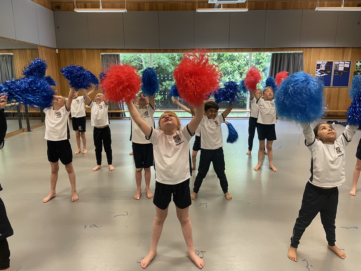 SolschTheatre's tweet image. The prep school really enjoy their dance lessons, particularly when working with props!!! #creativeness@solsch1560