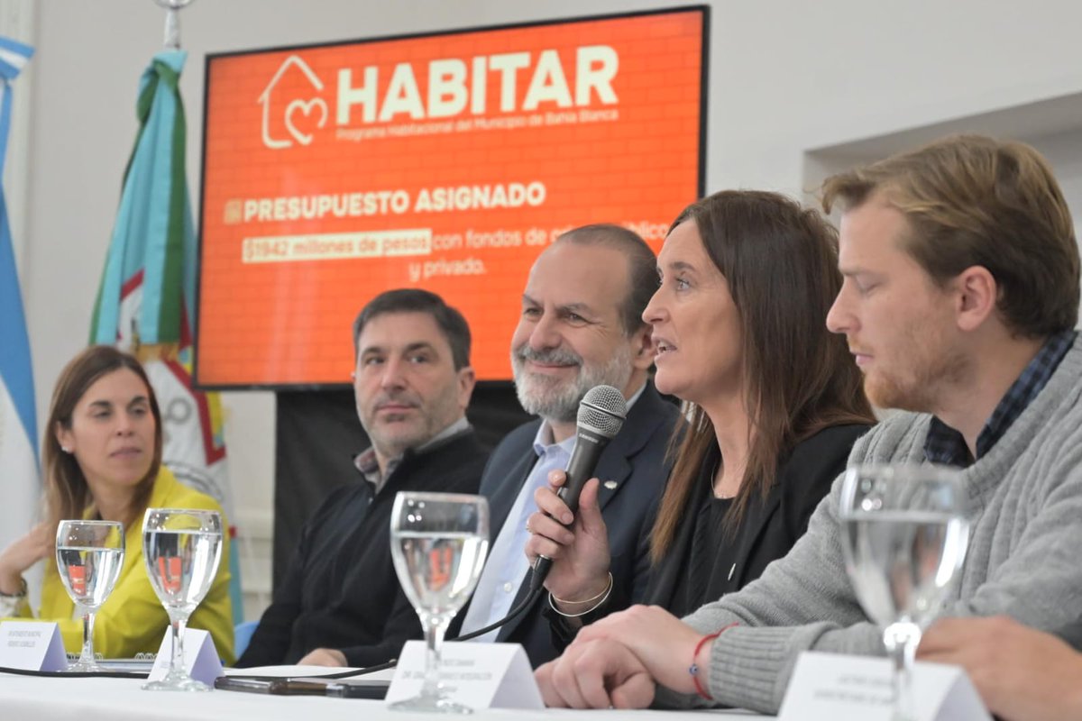 Gestionar pensando en el prójimo, impulsando el desarrollo para construir una ciudad justa es un objetivo central.

Hoy pusimos en común la marcha de #Habitar, el programa de Hábitat del <a href="/municipiobahia/">Municipio Bahía Blanca</a>. 

Con un presupuesto de $1.942 millones, nuclea aportes públicos  y privados