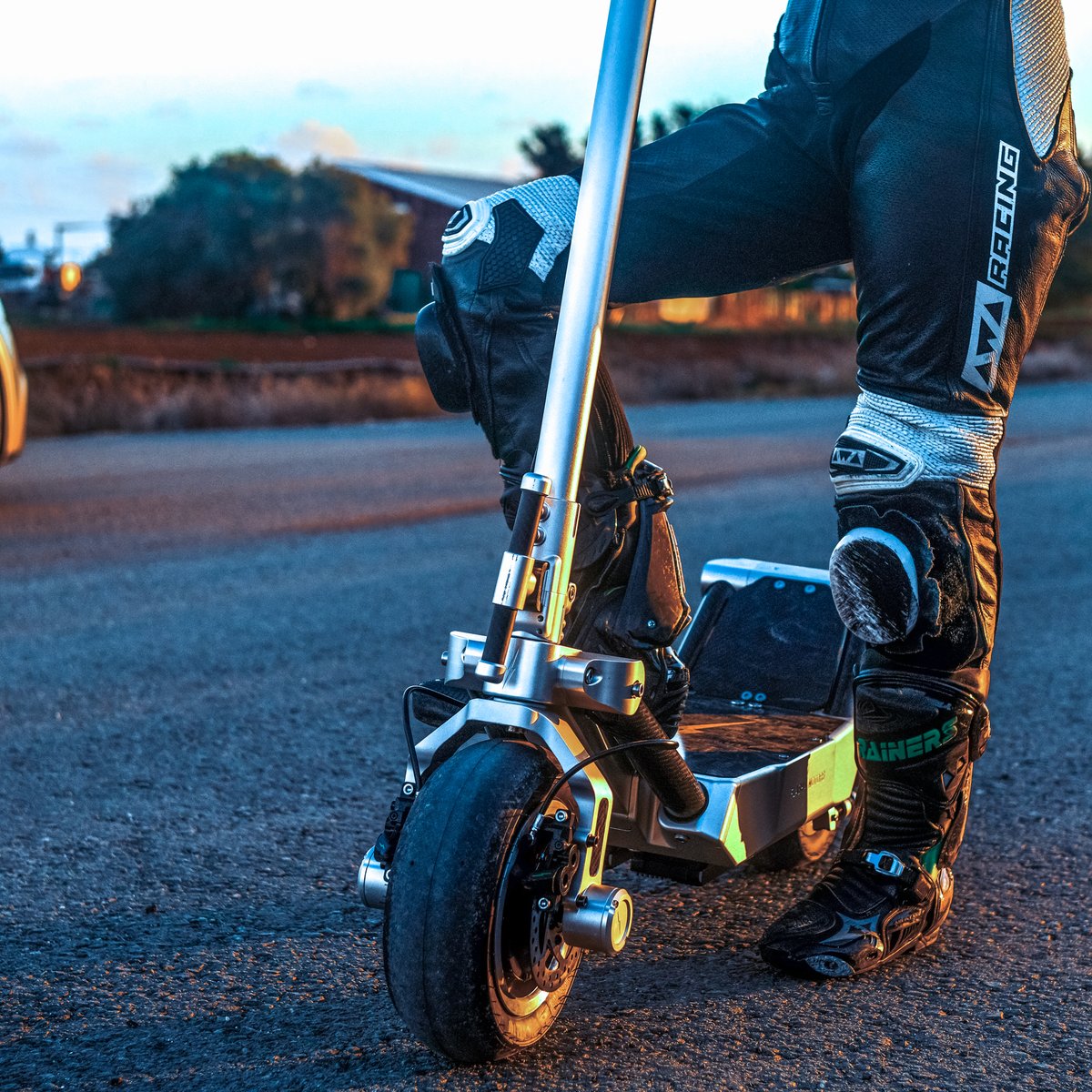 flash_motors_'s tweet photo. 3..2…1
Ready, set, SPEED! 🛴🚦
Set the streets on fire with the Flash Motors Infinity X Series! 🚨
#FlashMotors #InfinityXSeries #Speed #Adventure https://t.co/ChLi63qq5G