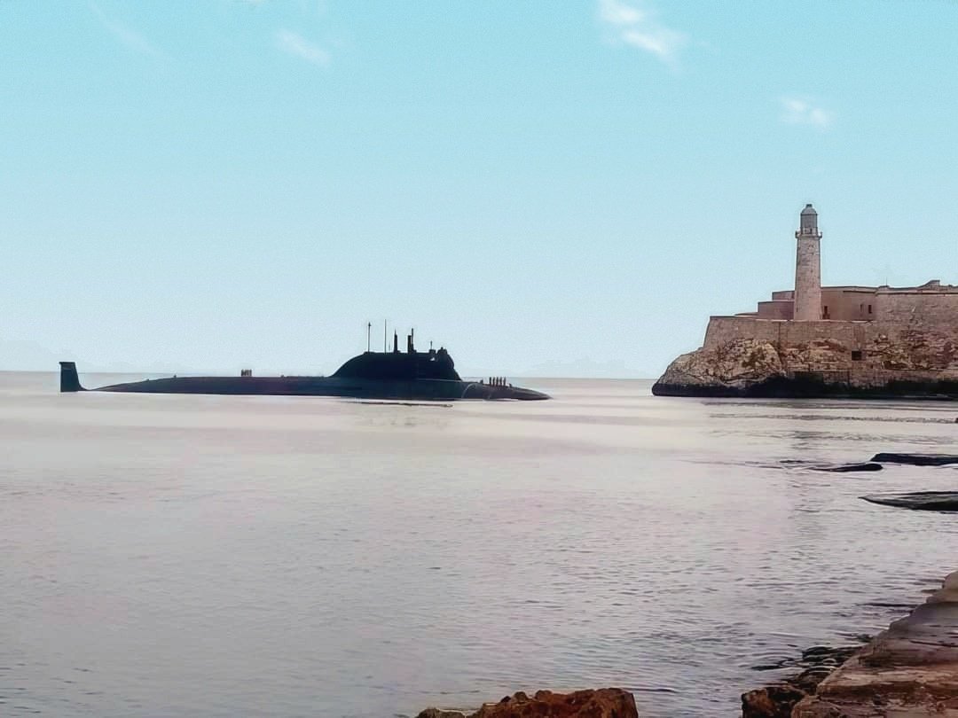 Les presento al submarino nuclear Kazan, mostrando su coraza en la bahía de La Habana 🇷🇺🇨🇺

IMPRESIONANTE IMAGEN 📸 
CUBA NO ESTÁ SOLA, CARAJ0 💪

(esta imagen revuelve a unos cuantos pitiyanquis)