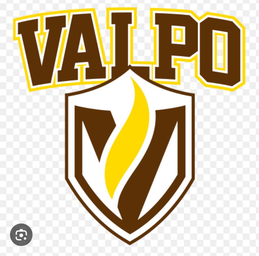 CedricLarnette's tweet photo. Thank you lord 🙏🏾! After a conversation with @ROADS2GREATNESS I am blessed and honored to receive my first D1 offer from @valpoufootball https://t.co/4Eao1lRm2X