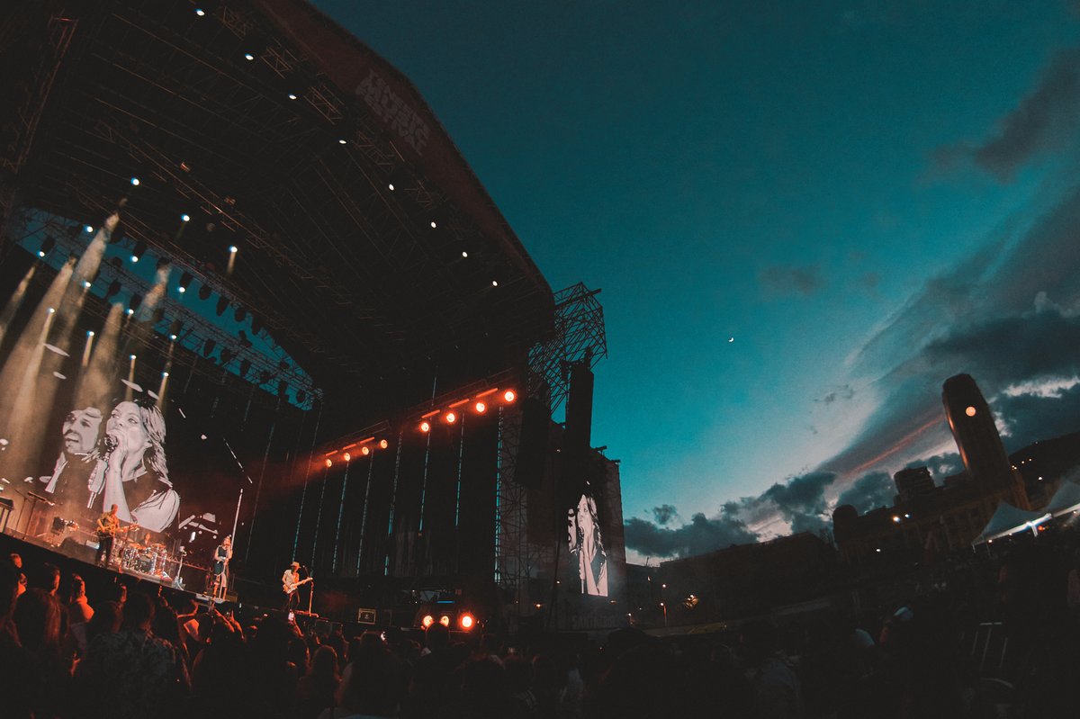Las de los festivales son noches que duran mucho tiempo. Venimos de Tenerife y el viernes magnificfest.com en Lleida.