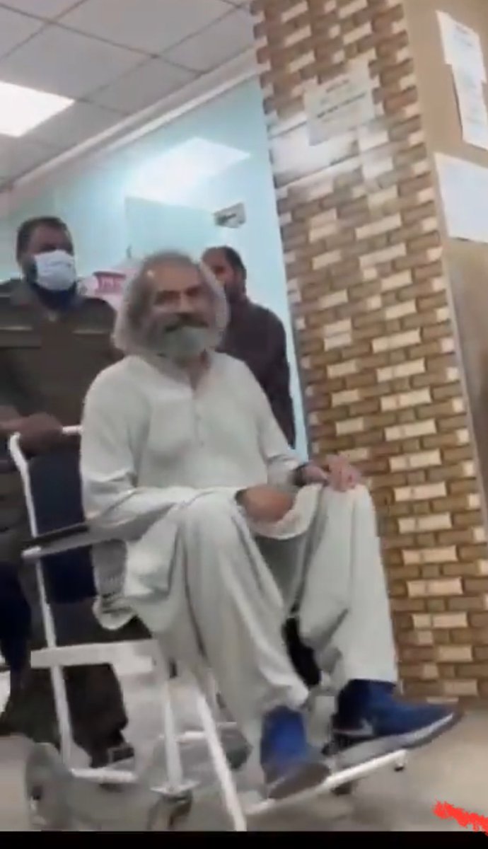 SaifSolicitor's tweet image. اس ملنگ نظریاتی انسان کے لیے کوئی بھی اواز نہیں اٹھا رہا....💔

عمر سرفراز چیمہ اندر ہی اندر سے ختم ہو رہا ہے ان کے لیے اواز اٹھائے🙏