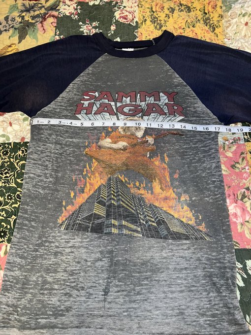 Follow my vintage shop on IG VandellasCloset ✨💜✨ https://t.co/i7nl4Kg6JQ