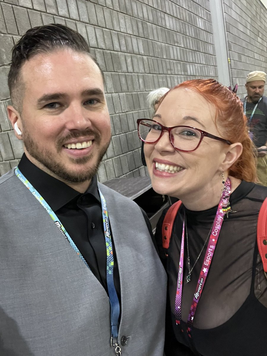 FcSmiley tweet media