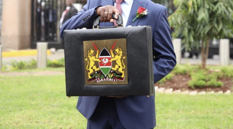 limukii_f's tweet photo. Frame 1: The bag you’re talking about 
Frame 2: The bag you should be talking about 
#EACBudgetDay https://t.co/YUVDO55qFY
