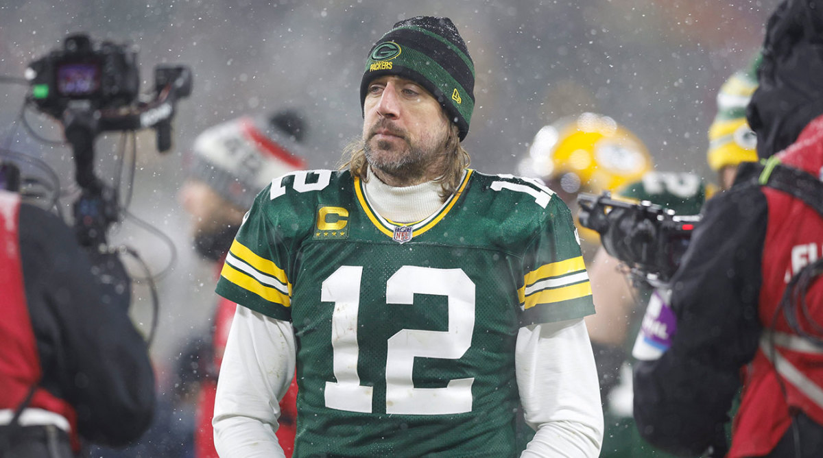 MLFootball's tweet photo. DAMN: The #Packers defense gave up 33.5 PPG in Aaron Rodgers 10 playoff loses https://t.co/RUNGW9FMBs