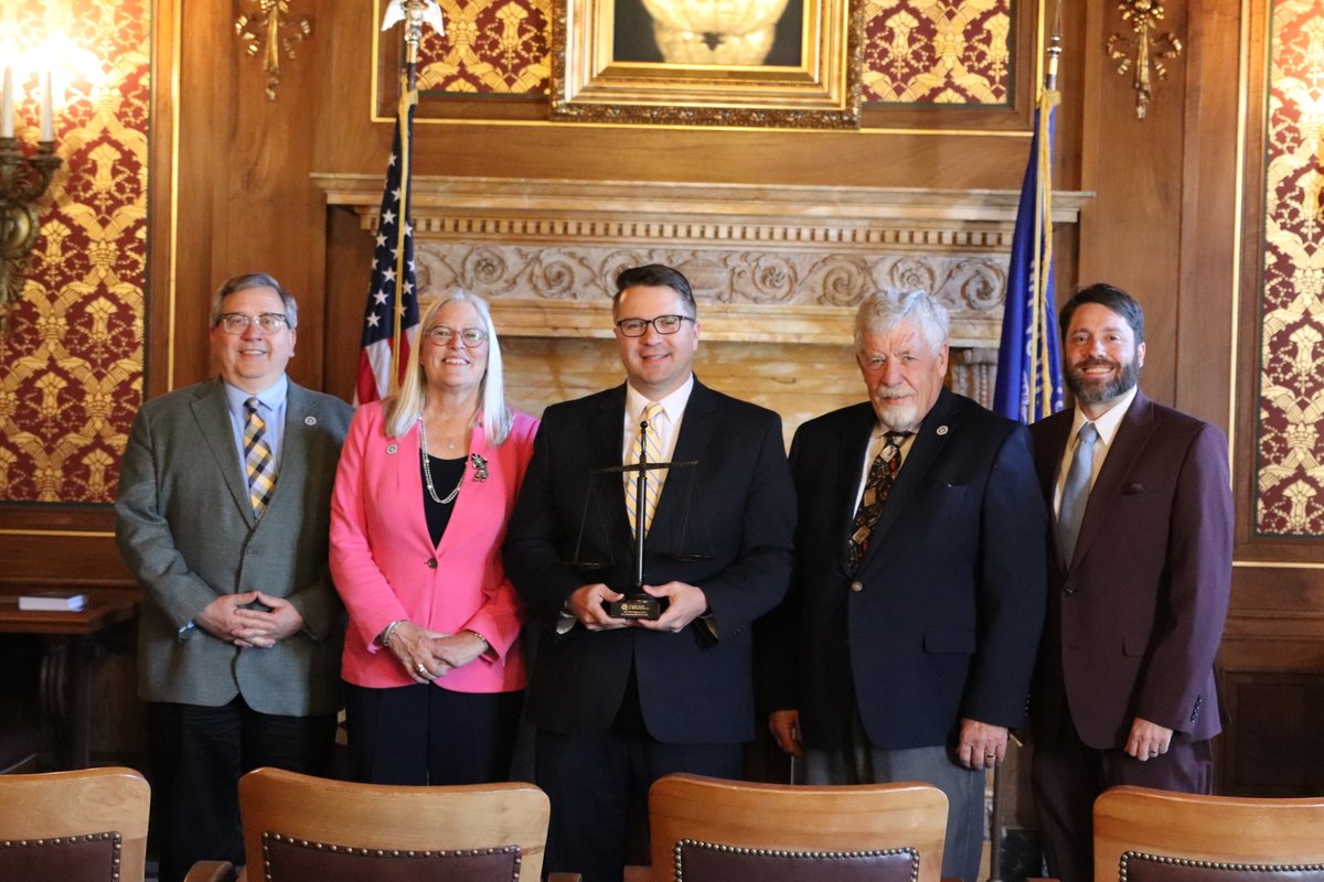 Evan Goyke (@repgoyke) on Twitter photo Thrilled to receive the 'Scales of Justice' award from <a href="/StateBarofWI/">State Bar of Wisconsin</a>. This honor reflects our collective dedication to fairness and accessibility in Wisconsin's legal system. Committed to furthering justice for all. Thank you for the recognition! Thrilled to receive the 'Scales of Justice' award from <a href="/StateBarofWI/">State Bar of Wisconsin</a>. This honor reflects our collective dedication to fairness and accessibility in Wisconsin's legal system. Committed to furthering justice for all. Thank you for the recognition!