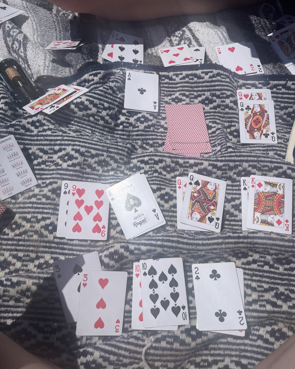 basementsnail's tweet photo. happiness is laughing when the sea slaps you with salt and allie wins over and over in go fish https://t.co/5LAkQJ13V8