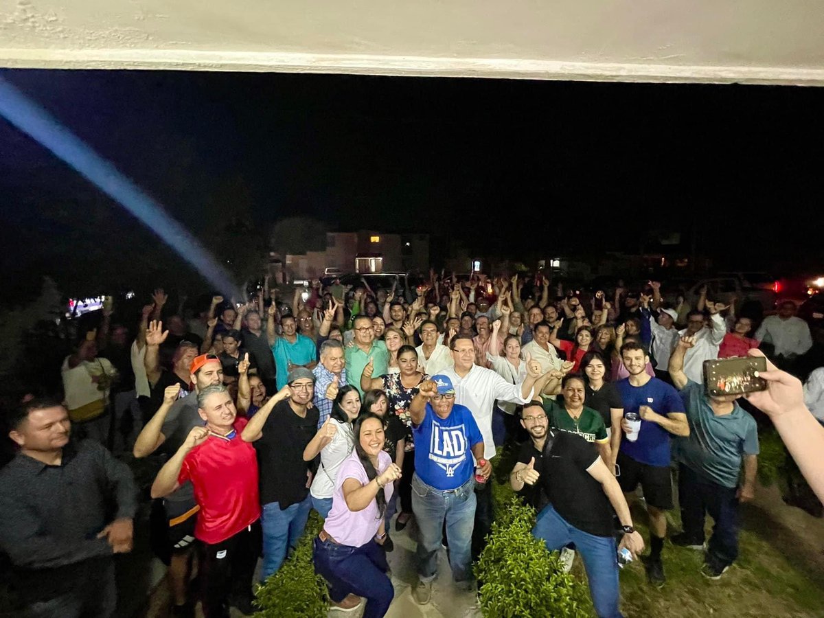 MingoVazquez24's tweet photo. Aquí nadie se rinde, ¡por Ahome y su gente vale la pena luchar siempre!

El día de ayer impugné la elección tan viciada que se vivió en Ahome. Vamos por la verdad y la victoria. 

El triunfo está de nuestro lado, es tiempo de unidad y de desterrar la corrupción infame en la que está sumida nuestro municipio.

¡HASTA QUE CAIGA EL ÚLTIMO OUT! 

¡HASTA LA VERDAD Y LA VICTORIA!