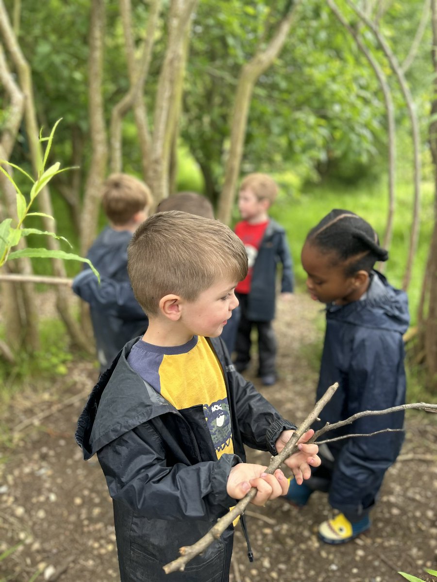 BG_FoxCubs's tweet photo. Fox Cubs spent the afternoon minibeast hunting at Forest School! We had the happiest time exploring together and talking about the features of the minibeasts we found. #BGEYFS #BGScience https://t.co/YaUWM6vNch