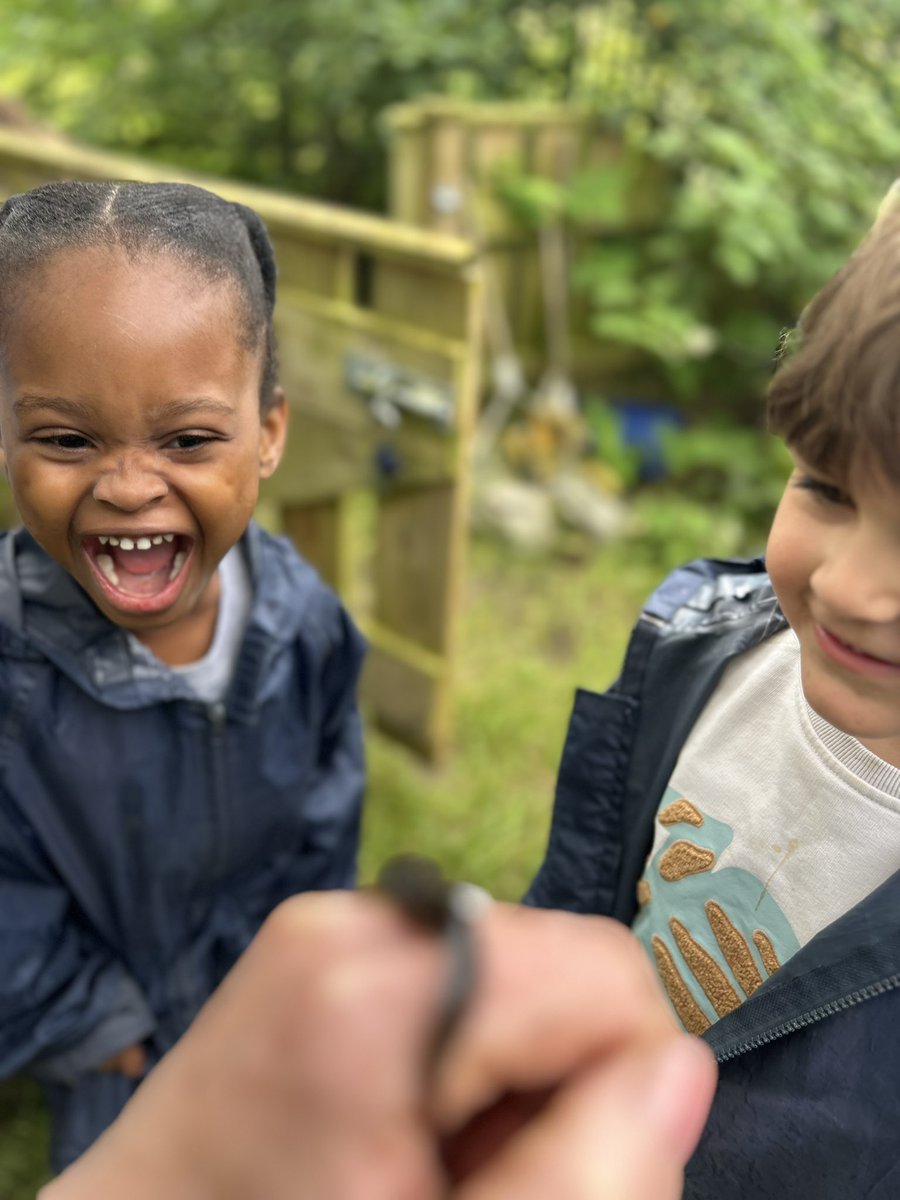 BG_FoxCubs's tweet photo. Fox Cubs spent the afternoon minibeast hunting at Forest School! We had the happiest time exploring together and talking about the features of the minibeasts we found. #BGEYFS #BGScience https://t.co/YaUWM6vNch