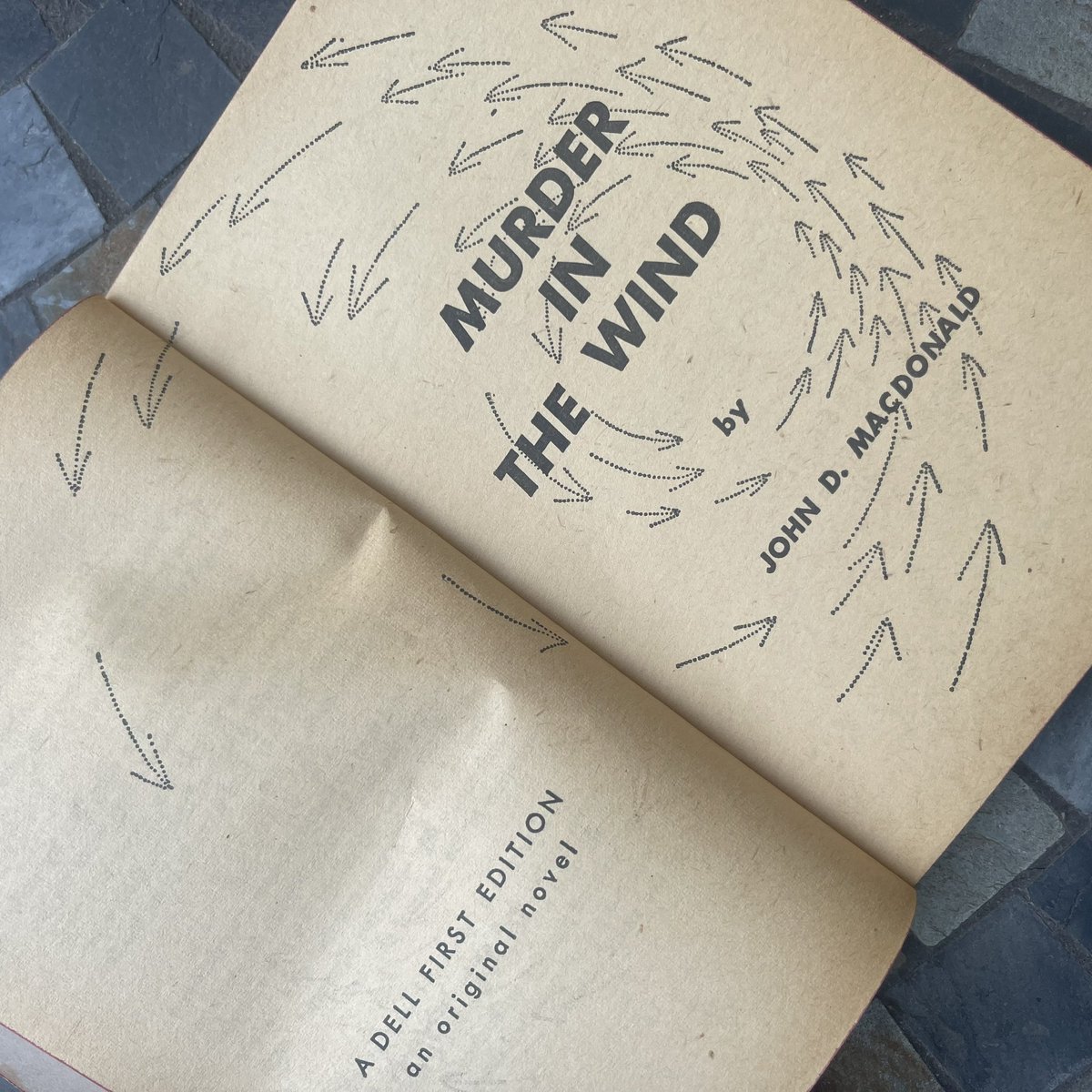 ThePulpReader's tweet photo. but somehow the context of a hurricane makes it work. Very enjoyable!
.
Cover: John Gross
.
#books #book #johndmacdonald #pulp #pulps #pulpfiction #pulppaperbacks #pulpcovers #pulpcollector
(2/2) https://t.co/VrctVV1F5v