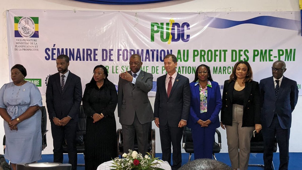 FrancisUNDP's tweet photo. 📢Standing Room Only!  350+ 🇬🇦 SMEs + businesses eager to participate in the #PUDCGabon and development works.  Advancing transparency, readiness &amp; capacities: @undpgabon explains its rules &amp; procedures; responds to questions to maximize inclusion, efficiency and best practices. https://t.co/GNnj5eGjDR