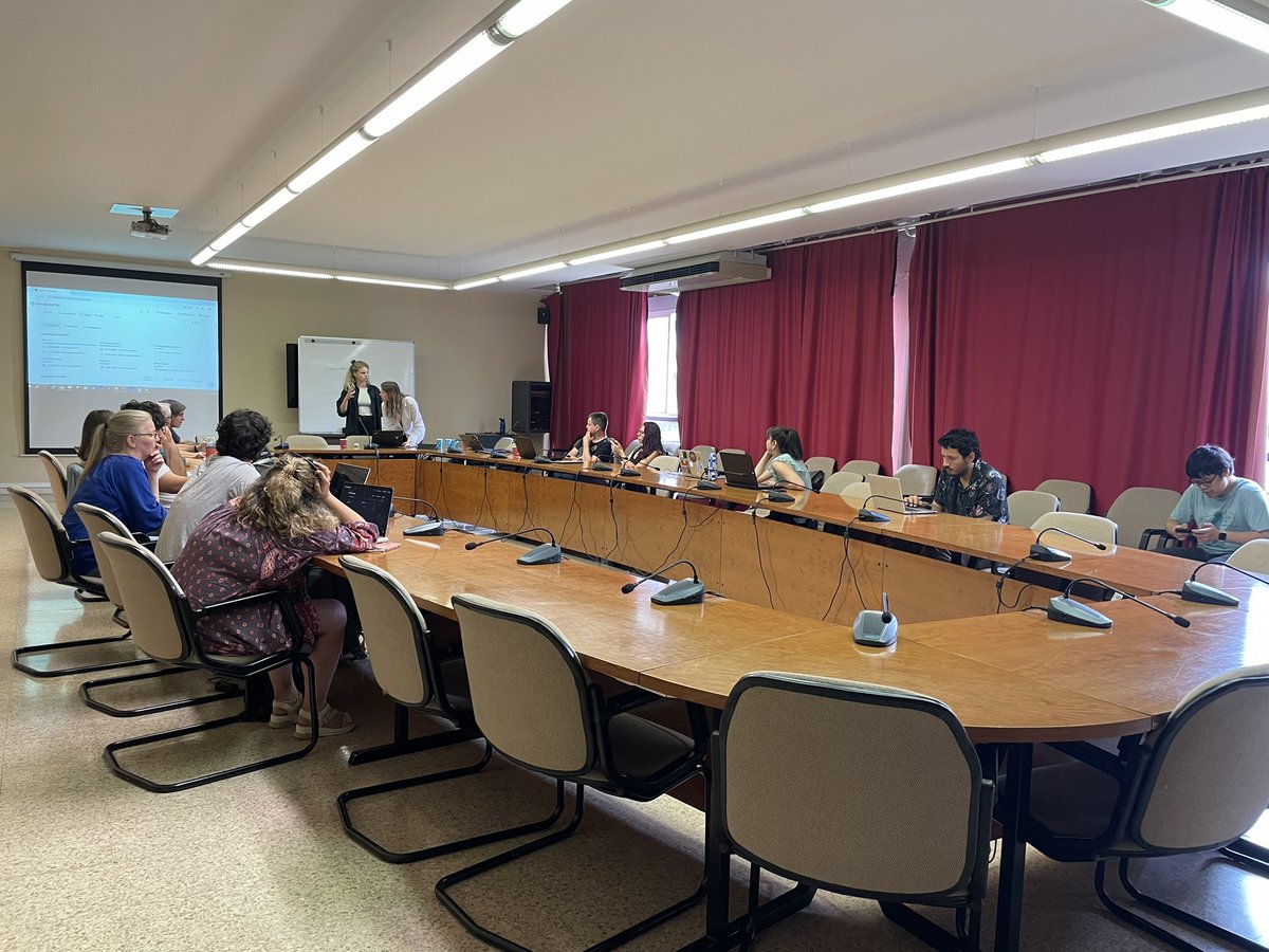 GrafoUab's tweet image. On Monday Emilie Gregersen and Sofie Læbo visited us from the Copenhagen Center for Social Data Science (SODAS) and conducted the workshop “EthNote: a New Digital Tool for Fieldwork Collection, Sharing, and Processing”