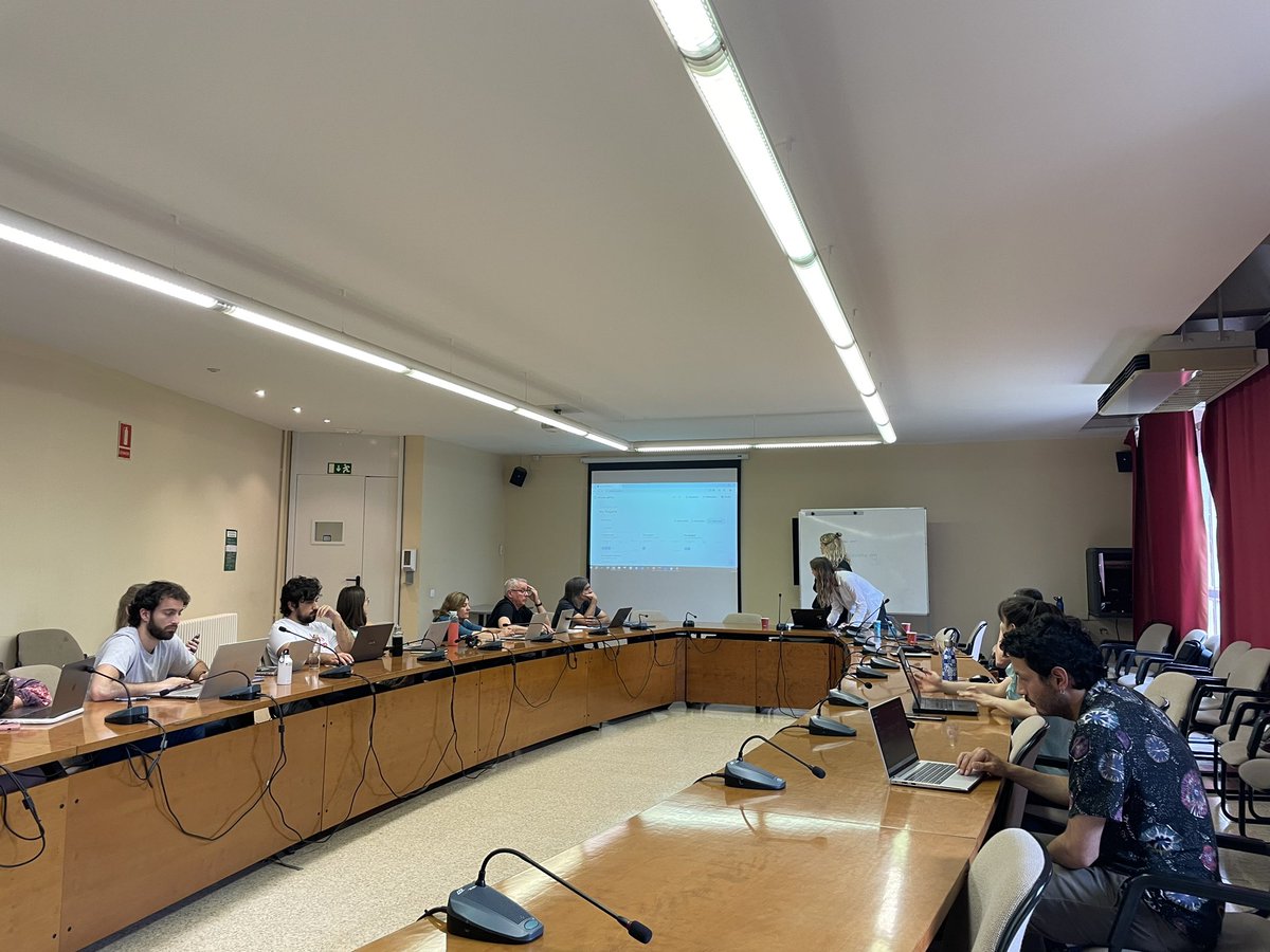 GrafoUab's tweet image. On Monday Emilie Gregersen and Sofie Læbo visited us from the Copenhagen Center for Social Data Science (SODAS) and conducted the workshop “EthNote: a New Digital Tool for Fieldwork Collection, Sharing, and Processing”