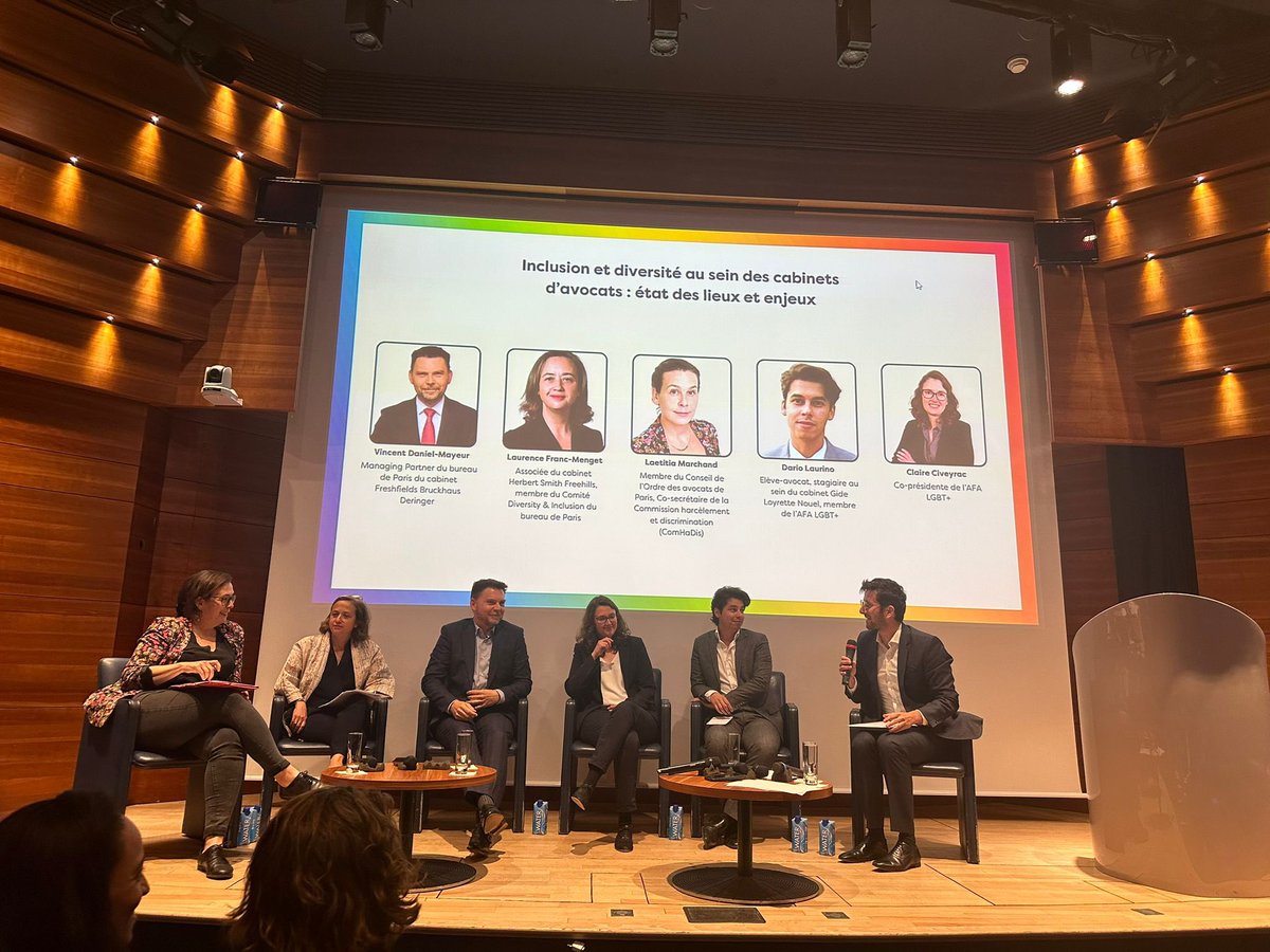 🏳️‍🌈 Aujourd’hui s’est tenue la 1ère journée LGBTI+ du Barreau de Paris, organisée par l’asso des <a href="/avocatslgbt/">Association Française des Avocats LGBT+ (AFALGBT+)</a> et l’Ordre des <a href="/Avocats_Paris/">Avocats de Paris</a> 🏳️‍🌈
Merci à tous les intervenants et à toutes les personnes qui ont assisté à ce bel événement, à renouveler l’année prochaine !