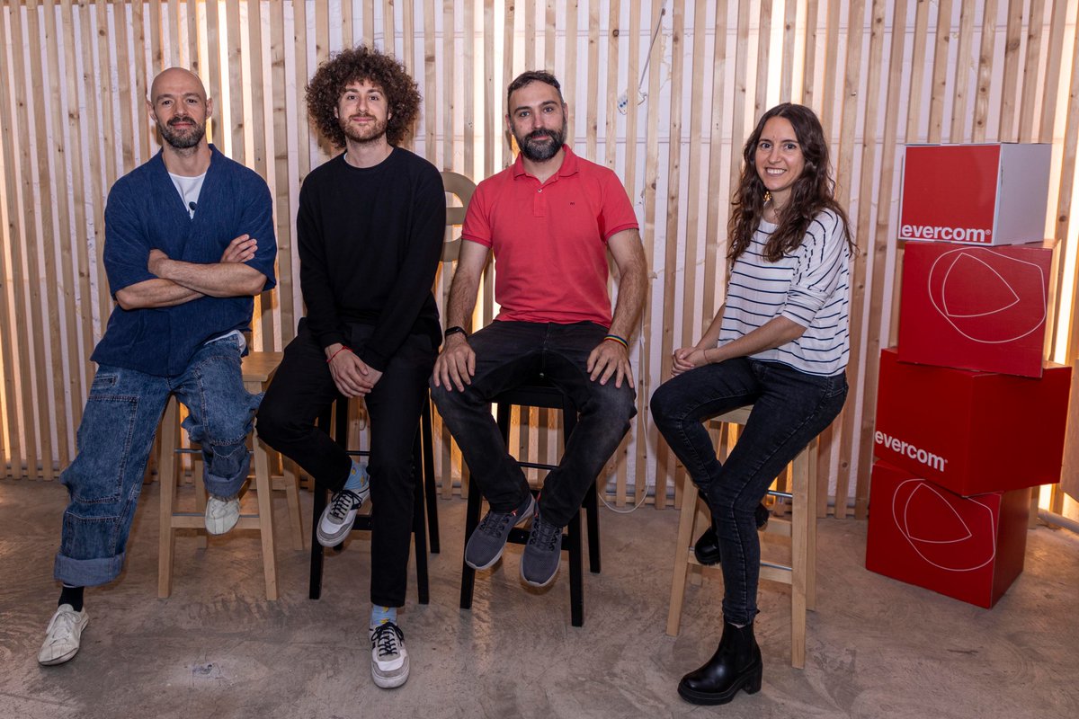 Evercom's tweet photo. 🗣 Acompañados por @gamusino, @mcestevan, @VictorMartinezN y @GaspareMessina abrimos debate sobre aquellas estrategias centradas en la exageración que llevan a cabo muchas compañías.

📍 @clubdecreativos 
#creatividad #comunicación #evercom https://t.co/IiewjLoab1