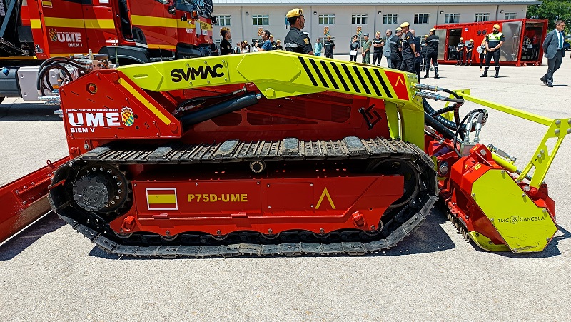 elradar_APTIE's tweet image. 🎥 [VÍDEO] La @UMEgob 🚒 ya tiene su primer #dron terrestre (#UGV): el P75D-UME de #SVMAC. Este vehículo no tripulado 🕹️ aportará nuevas #capacidades en la lucha contra #incendios 🔥 forestales y también en grandes #nevadas❄️

👉 elradar.es/ume-dron-terre…