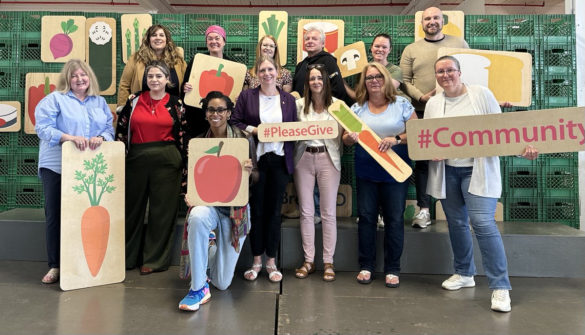 DailyBreadTO's tweet image. This week, we're welcoming partners from across the food bank sector to #DailyBreadTO! They're on-site to discuss rates of #foodbank usage across Canada, strategy, knowledge sharing &amp;amp; more! We're honoured to work alongside them in addressing #foodinsecurity nationally 🫶 #Support