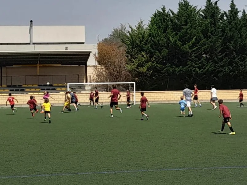 También los chicos y familiares del Benjamín "A" no han querido ser menos y han pasado una buena y divertida mañana juntos.