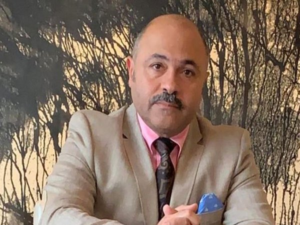 ani_digital's tweet photo. Kuwait's Emir orders probe in a massive fire, vows accountability for anyone responsible
Read @ANI Story | https://t.co/VpgApDhsnR
#KuwaitEmir #Kuwaitfiretragedy https://t.co/uT3iULAqfK