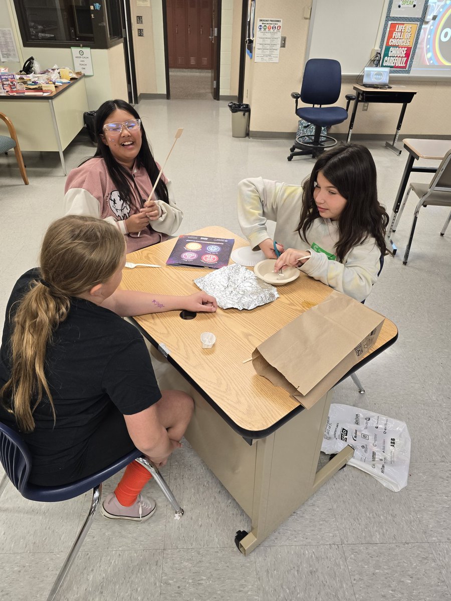 AdamYoder_23's tweet image. Campers learning about Hall of Famer Majorie Stewart Joyner and creating a prototype for the kitchen! @CampInvention #concordpride