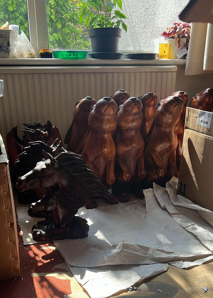 View from the workshop. Moon gazing hares, horse heads and dragons all lined up ready to get a fresh coat of oil to help preserve and nourish the wood.

#horseheads #horseheadsculptures #woodenhorseheads #moongazinghares #woodenmoongazinghares #dragons #dragonsculpture