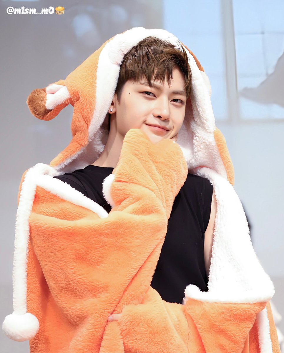 240609
soundwave JUMPUP 대면팬사 

정말 귀여운 입과 뺨(⸝⸝◜𖥦◝⸝⸝)❣️

#SEOKMATTHEW #석매튜 #ソクマシュー
#ZEROBASEONE #ZB1 #제로베이스원