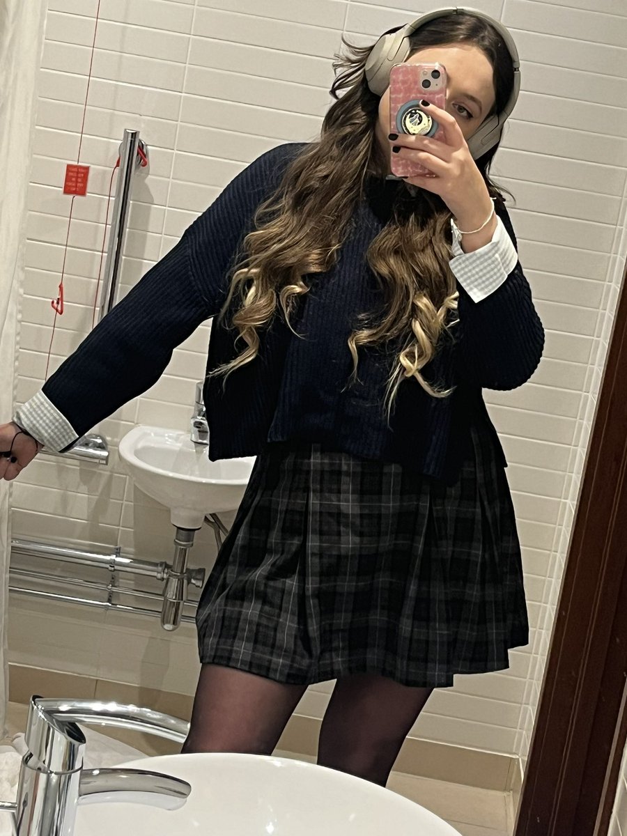 My ‘I’m in the office’ outfit looks like I’m going to school, and what