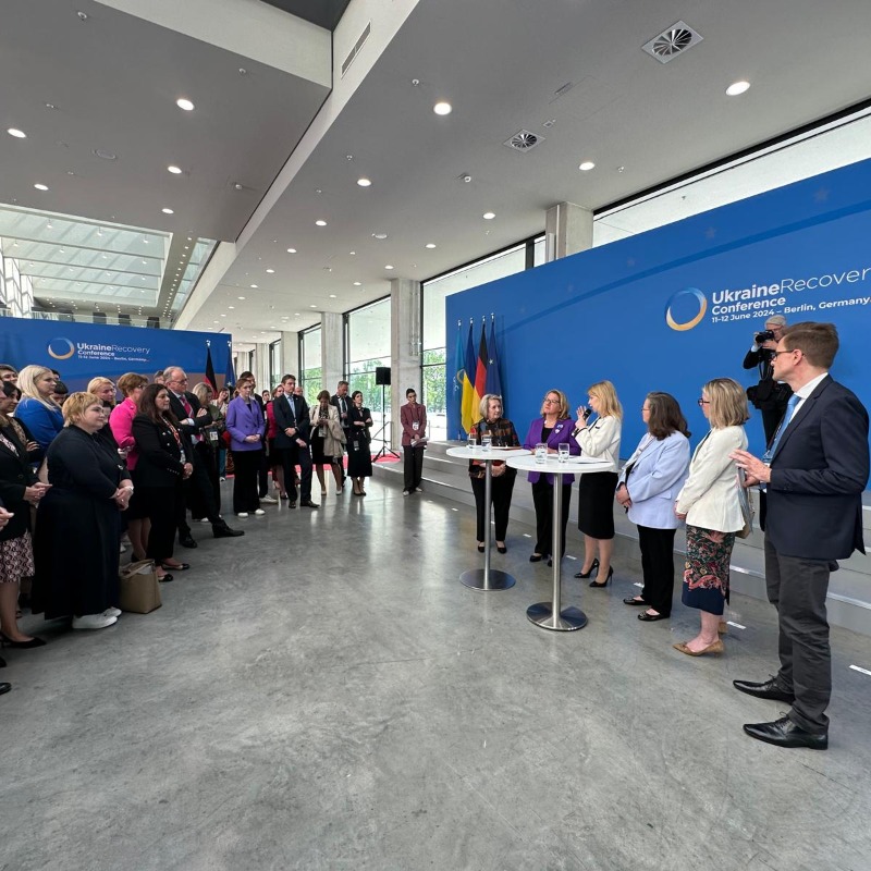 UN_Ukraine's tweet photo. 🗞 News!

A new Alliance for Gender-Responsive &amp; Inclusive Recovery was just launched at the #UkraineRecovery Conference in Berlin.

Led by @UN_Women alongside @BMZ_Bund &amp; @Kabmin_UA, it will ensure gender equality is central to Ukraine's recovery efforts.

#URC2024

More ⤵