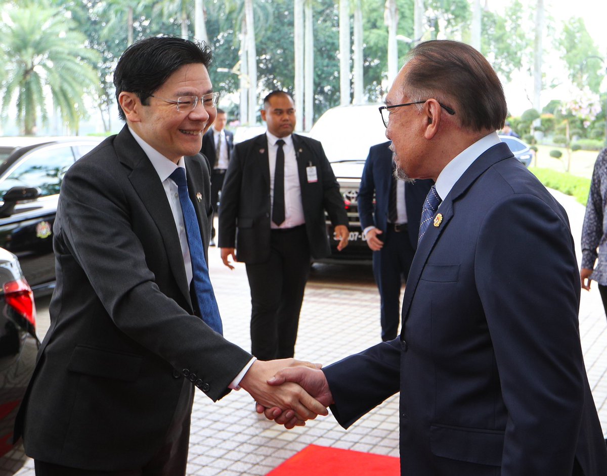 Met <a href="/anwaribrahim/">Anwar Ibrahim</a> in my new role as PM. Both of us are committed to having a relationship based on mutual understanding &amp; trust on which to take our bilateral ties forward &amp; pursue projects for mutual benefit. Our partnership holds great promise, for our peoples &amp; for the region.