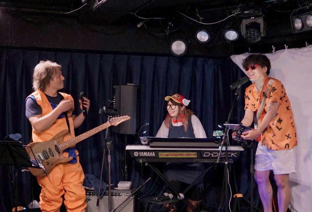 ryo_0720's tweet photo. JAMP SOUND FESTIVAL feat. DRAGON BALL
〜鳥山明先生、永遠に…〜

トリビュートLIVE、満員御礼で無事終了しました。
まさかのドラゴンクエスト序曲をライブハウスでやれちゃうとは♥︎

ドラゴンボールOP・ED大好きな楽曲を皆さんと盛り上がれて最高ナイツでした☾

ありがとございました🐉 https://t.co/TznRso7Gd4