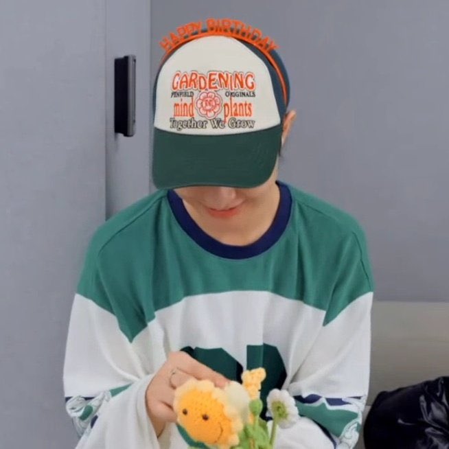 I’m crying 😞 yellow flowers 🥹