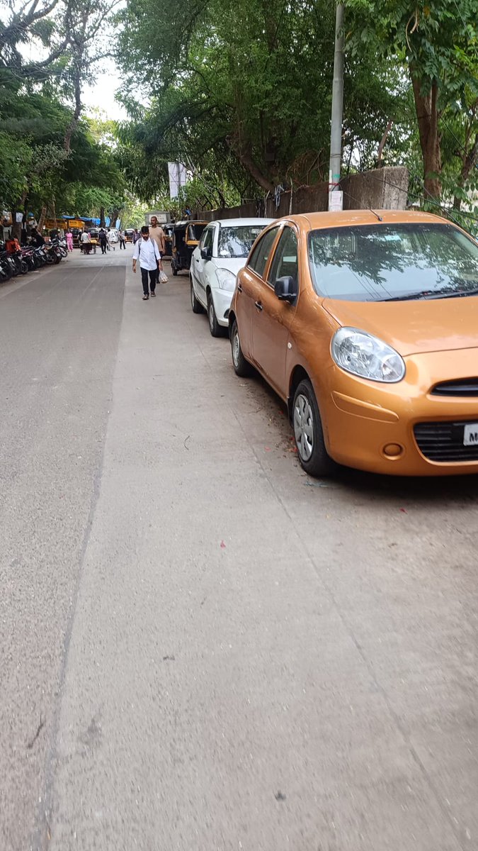 pyspacex's tweet photo. @MTPHereToHelp Dear @MTPHereToHelp,

Please get the road cleared as these bikes are creating obstacles and heavy vehicles are seen in the lane like trucks

Star Hub Sahar Air Road, Andheri East, Mumbai, Maharashtra 400059
(Marol Pipeline road)
Map: https://t.co/XdFoyqiYJ4 https://t.co/lo0Gn99dbg